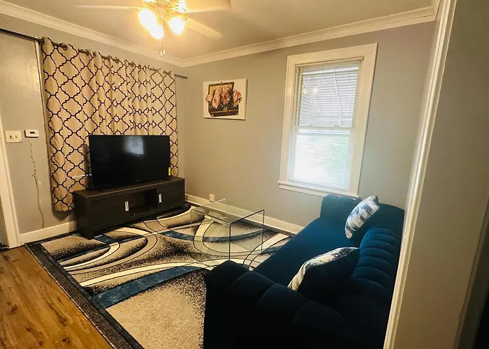 Cozy In Hyde Park Greater Grand Crossing * Chicago